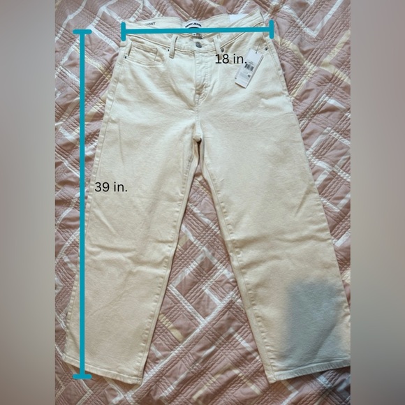 DKNY High Rise Modern Wide Leg Jeans in Cream - Picture 8 of 8